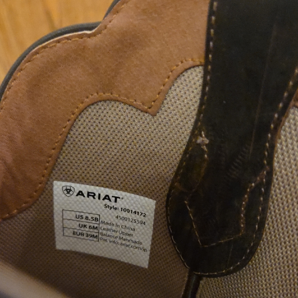 ‼️WORN ONE TIME‼️Ariat Women's 8.5B Med. Brown w/pink stitching. Square toe. - Picture 7 of 16